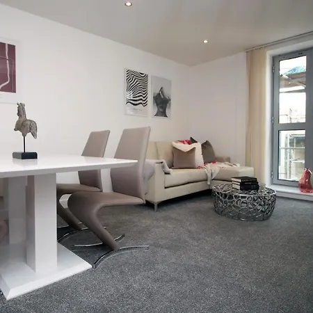 408 Marsh House By Mia Living Stylish Centre 2 Bedroom With Free Parking Holiday home Bristol